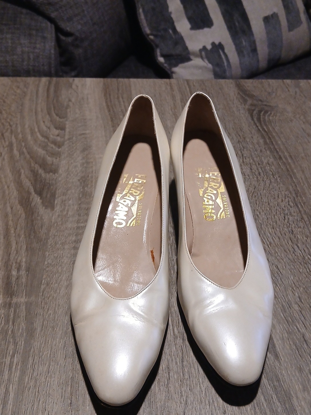 Salvatore Ferragamo Pearl Ivory Leather Almond Toe Pumps - Size 9